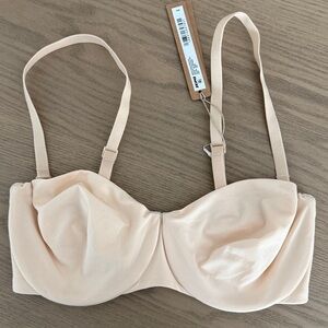 SKIMS Smoothing Unlined Strapless Bra 32C